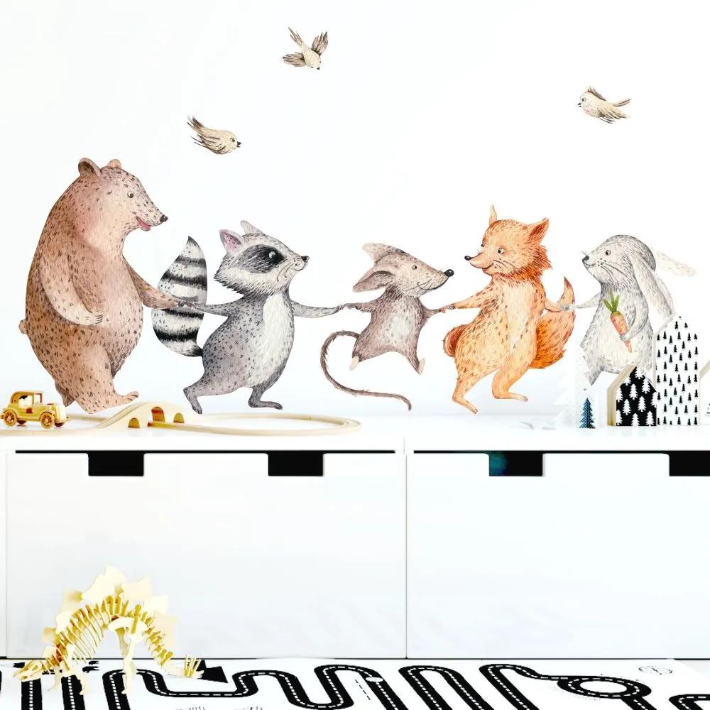 Gario Detská nálepka na stenu Forest team - zvierací priatelia Rozmery: 150 x 55 cm