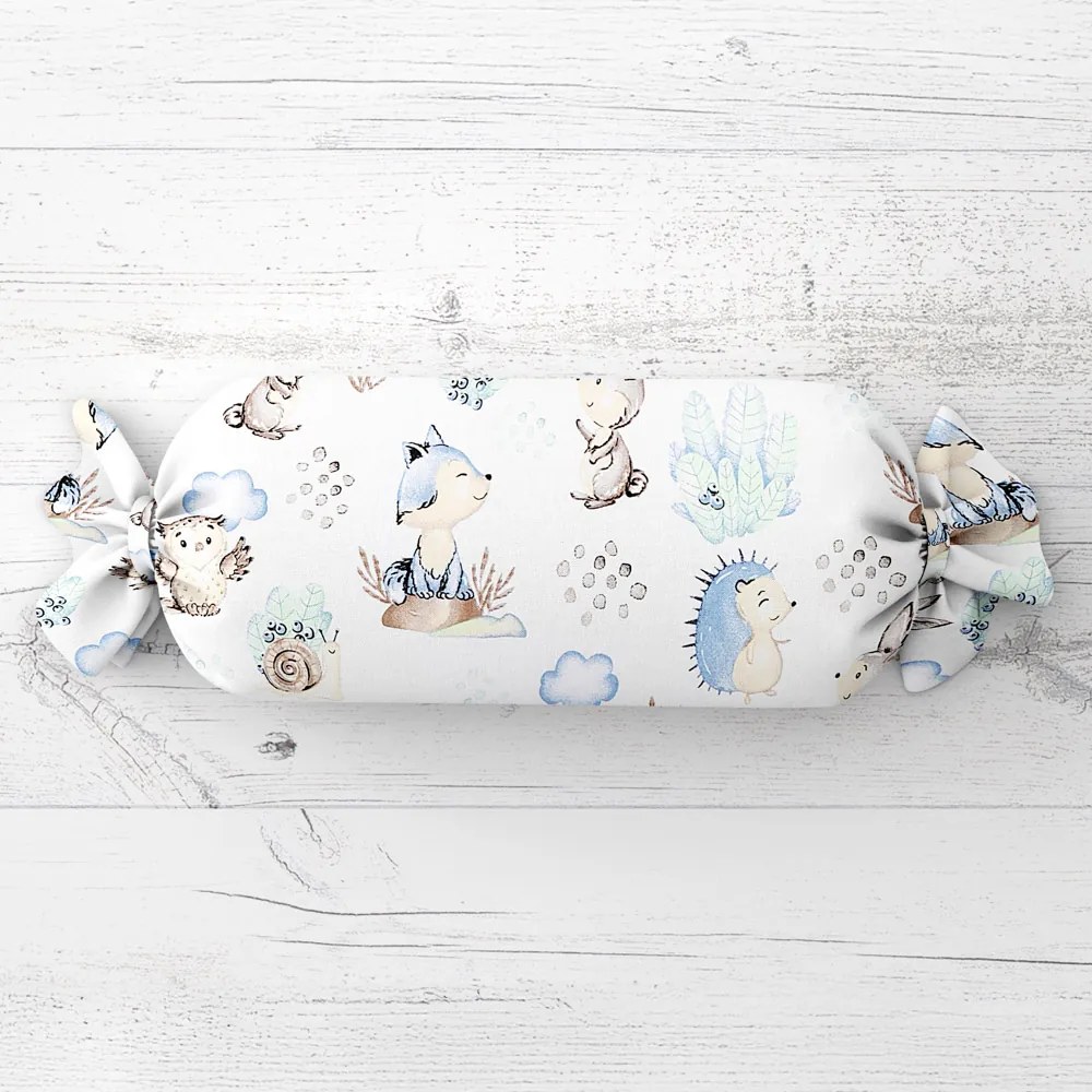 Biante Detský vankúš valec bonbon Sandra SA-478 Lesné zvieratká v čučoriedkach na bielom 15x40 cm