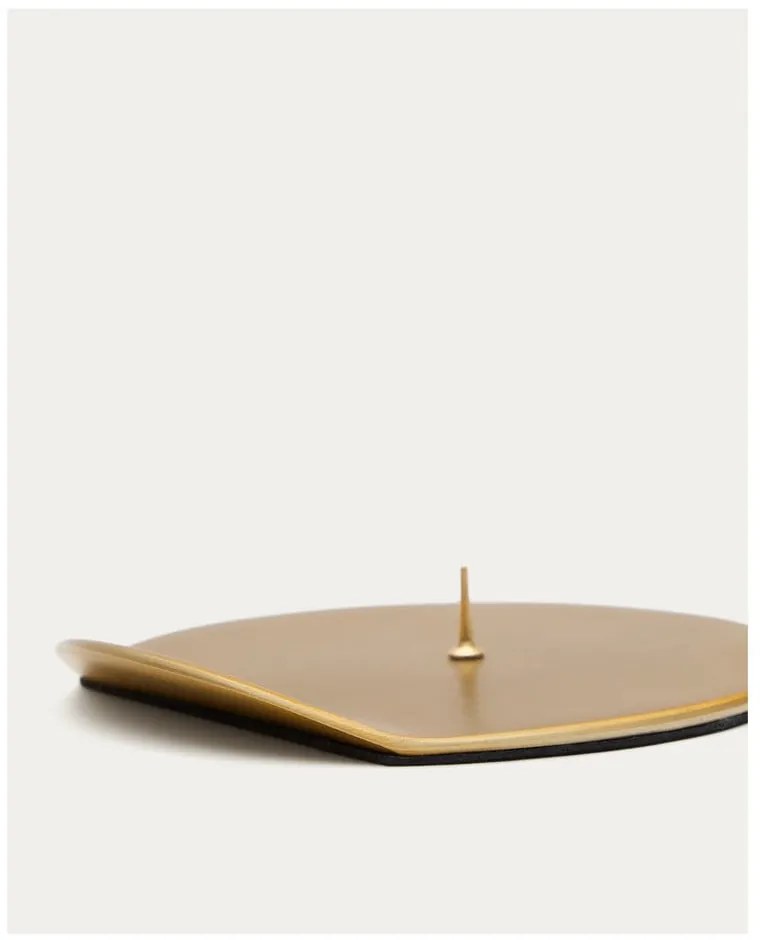 Kovový svietnik Quira – Kave Home