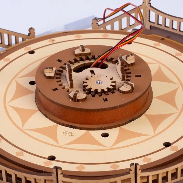 RoboTime - 3D skladačka hudobnej skrinky Klasický kolotoč 5V