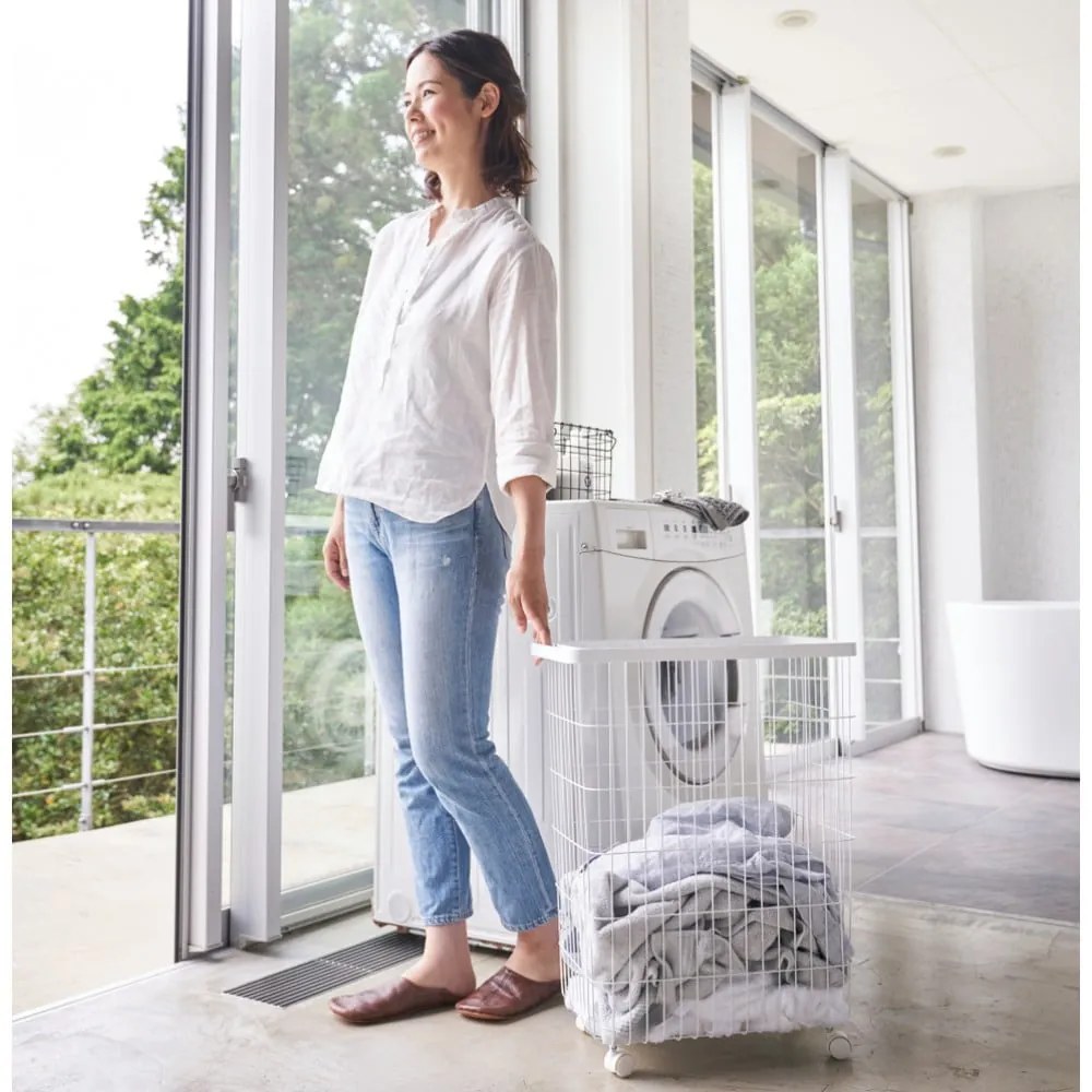 Biely kovový kôš na bielizeň 55 l Tower – YAMAZAKI