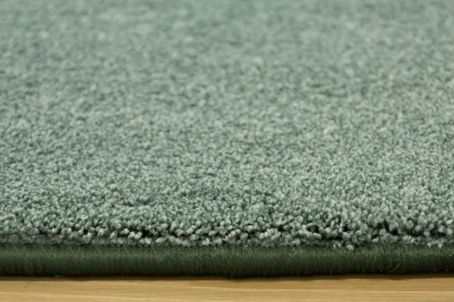 Metrážny koberec Essential Elite 40 zelený