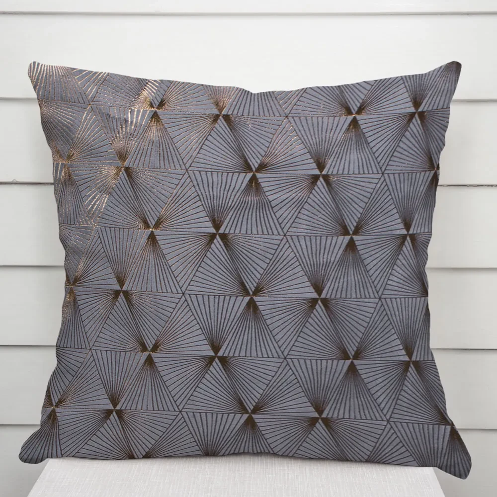 Biante Zamatová obliečka na vankúš Isabela IBL-003 Rose Gold trojuholníky na sivom 40 x 40 cm