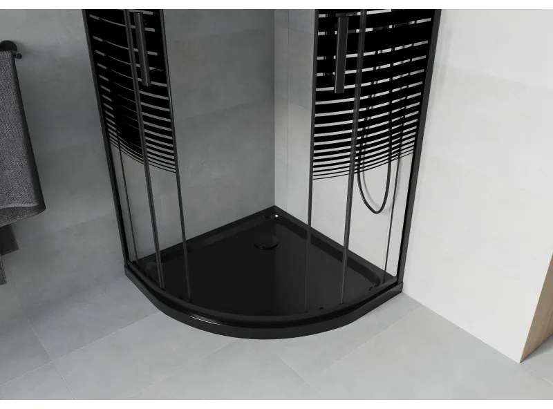 Mexen Rio, štvrťkruhový sprchovací kút s posuvnými dverami 90(dvere) x 90(dvere) x 190 cm, 6mm číre sklo s pásikmi, čierny profil + čierna sprchová vanička Slim, 863-090-090-70-20-4170B