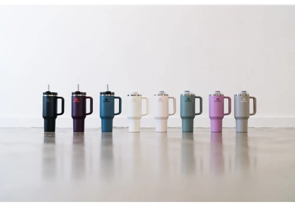 Tmavofialová termoska so slamkou z nehrdzavejúcej ocele 1,18 l Quencher H2.0 FlowState Tumbler Plum – Stanley