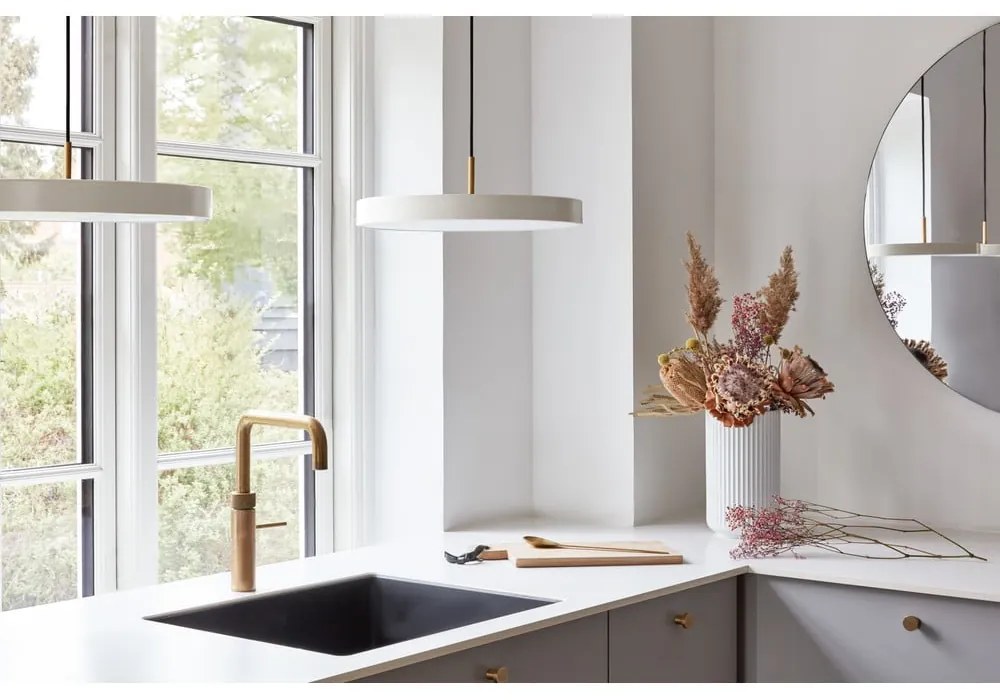 Krémovobiele LED závesné svietidlo so stmievačom s kovovým tienidlom ø 43 cm Asteria Plus Medium – UMAGE