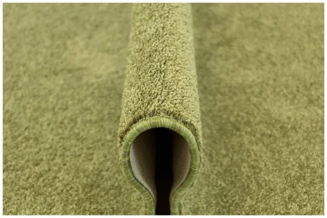 Metrážny koberec Monte-Bianco 46 olivovo zelený