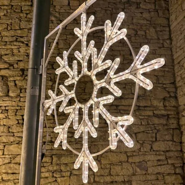 DECOLED LED svetlo X, sada pre stožiare VO, priemer 85 cm, teplá biela