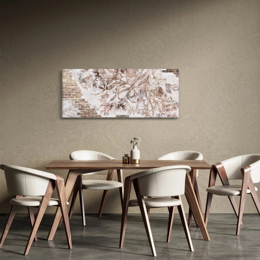 Obraz - Kvetinová freska na tehlovej stene (120x50 cm)