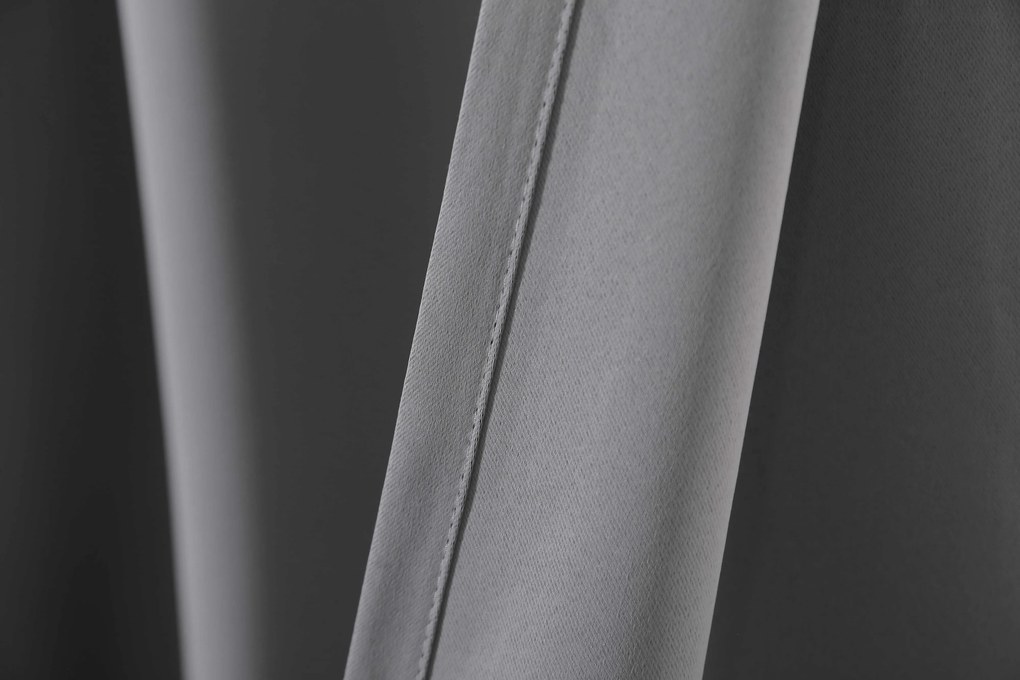 Svetlosivý záves OXFORD 140x250 cm Zavesenie: Kovové krúžky