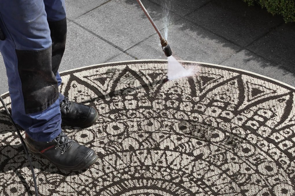 Kusový koberec Mojkoberec Original Nora 104161 Black Creme kruh – na von aj na doma, 200x200 (priemer) kruh, čiernobiela, chodba / predsieň, Mujkoberec Original