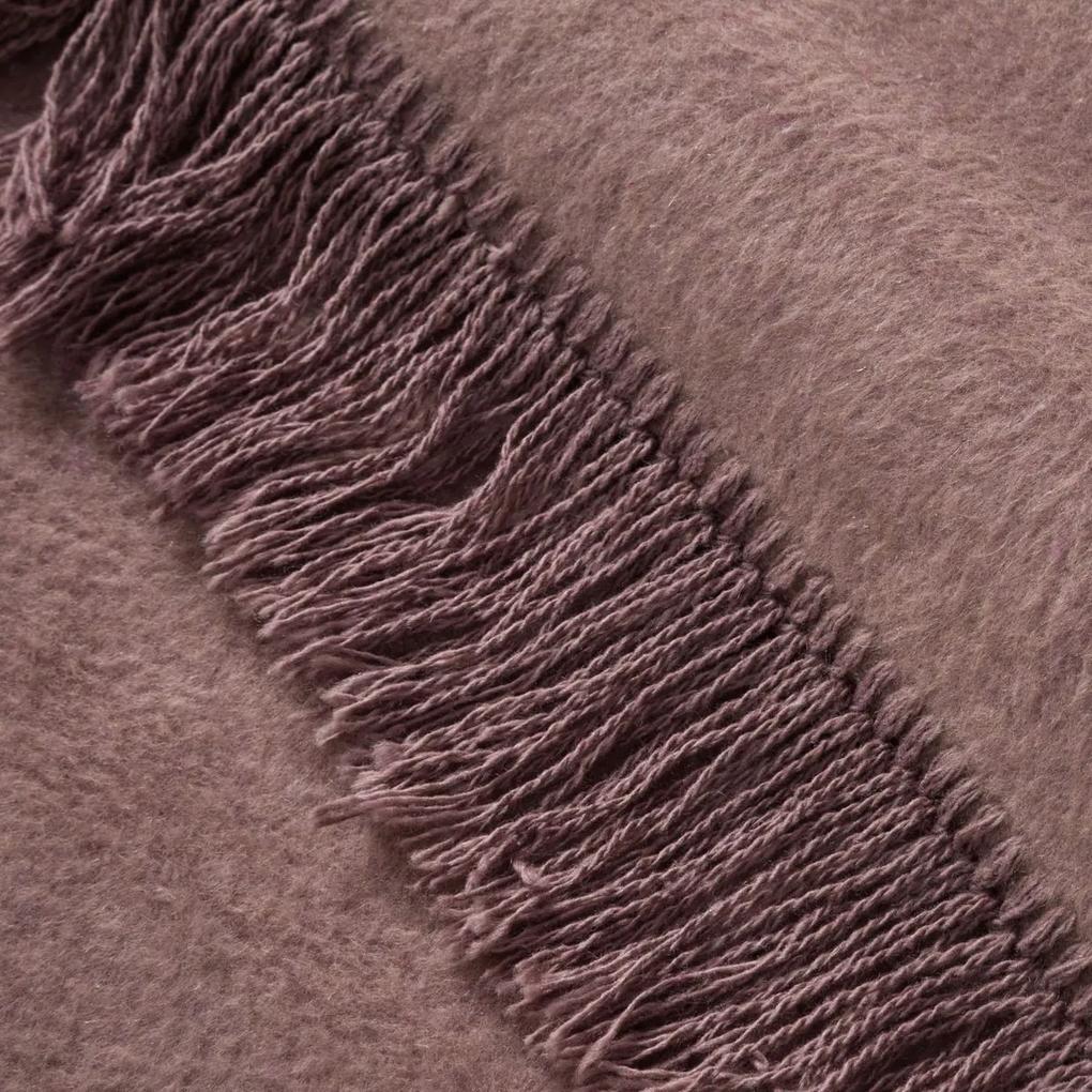 Kvalitná púdrovo ružová akrylová deka so strapcami