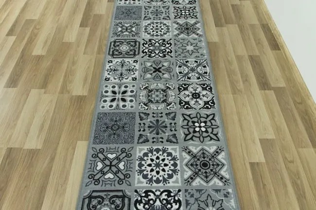 Protišmykový behúň Patchwork - sivý