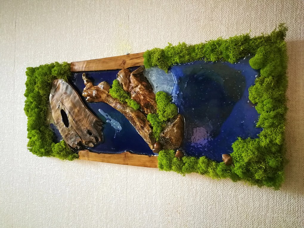 Machový obraz v kombinácii s epoxidovou živicou 40cm x 90cm