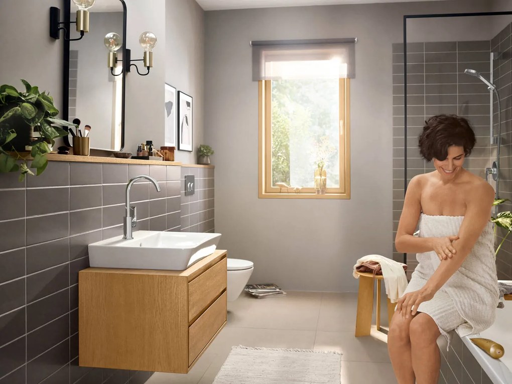 Hansgrohe Rebris E, vysoká umývadlová batéria 210 s otočným výtokom a odtokovou súpravou s tiahlom, chrómová, HAN-72576000