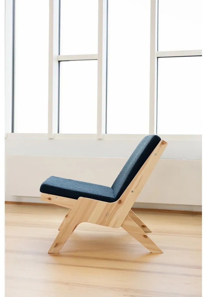 Tmavomodré kreslo Sway – Karup Design