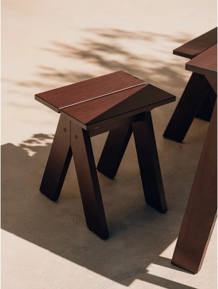 Tmavohnedá drevená záhradná stolička Navo – noo.ma