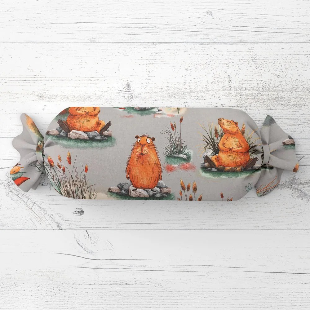 Biante Detský vankúš valec bonbon Sandra SA-711 Kapybary na sivom 15x60 cm