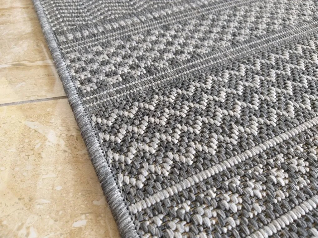 DY Sivý obojstranný koberec s geometrickým vzorom Zara 12 Rozmer: 160x230 cm