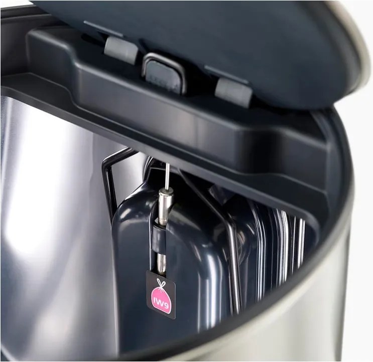 Nášľapný odpadkový kôš z nehrdzavejúcej ocele v lesklo striebornej farbe 10 l Arc – Joseph Joseph