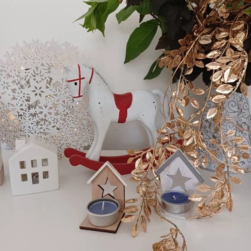 DECOLED Dřevěný svícen, chaloupka s hvězdou, 8x5 cm