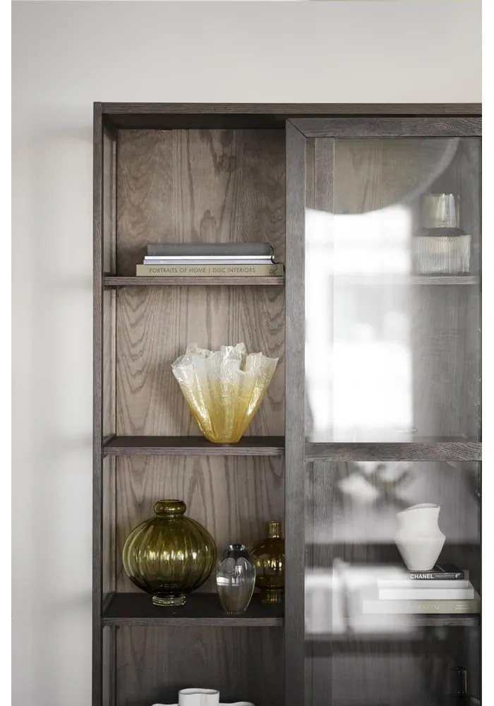 Hnedá vitrína v dekore duba s posuvnými dverami 100x203 cm Hazelton – Rowico