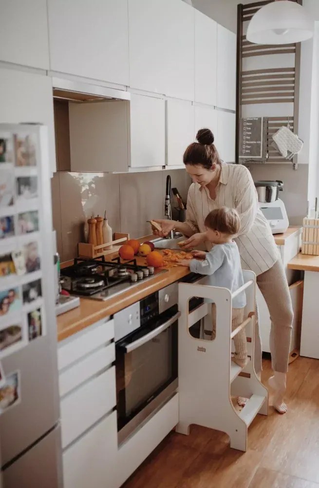 Učiaca veža Montessori pre deti biela