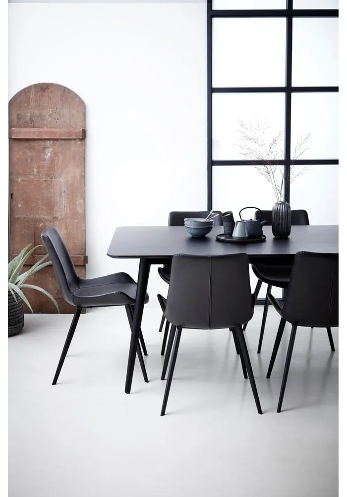 Čierna jedálenská stolička z imitácie kože DAN–FORM Denmark Hype
