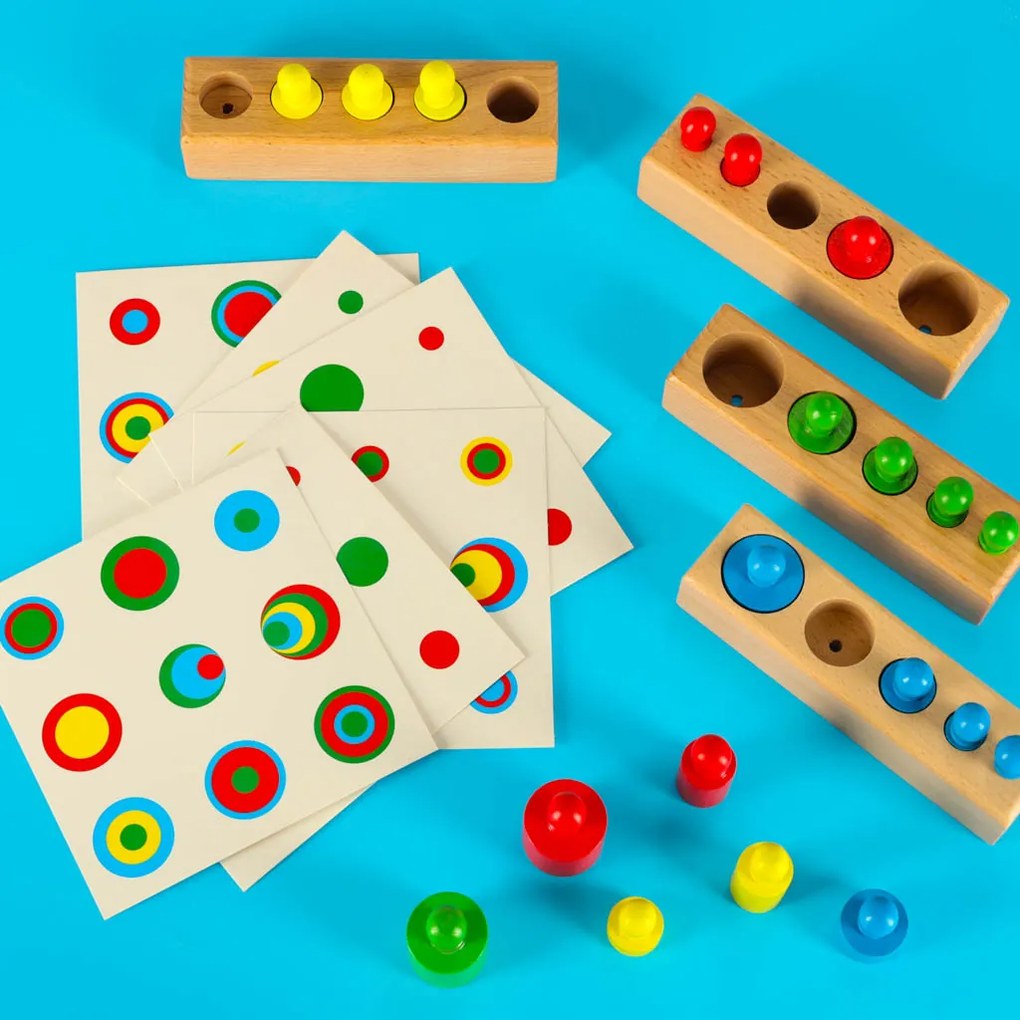 KIK Drevené Montessori valcové závažia – farebné vzdelávacie puzzle