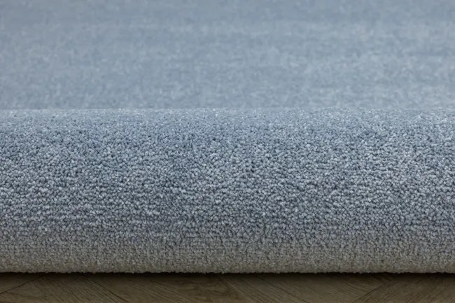 Metrážny koberec GALAXY 81 svetlomodrý