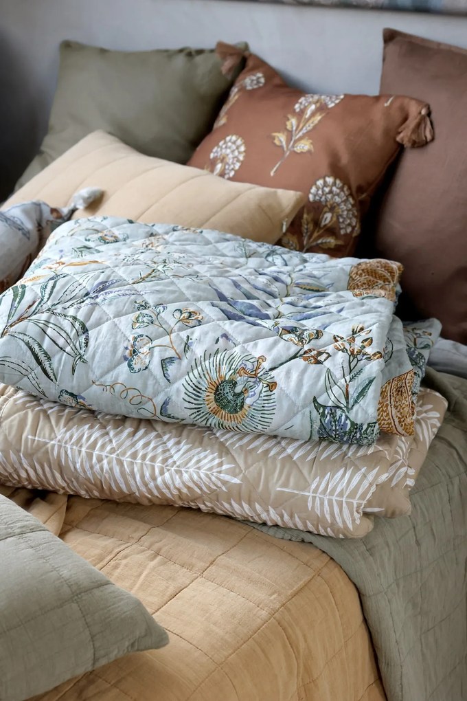 Chic Antique Prešívaný prehoz Flower Pattern 130 × 180 cm