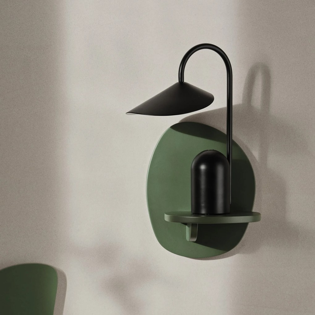 Ferm Living Nástenná polica Pilu Verdant Green Small