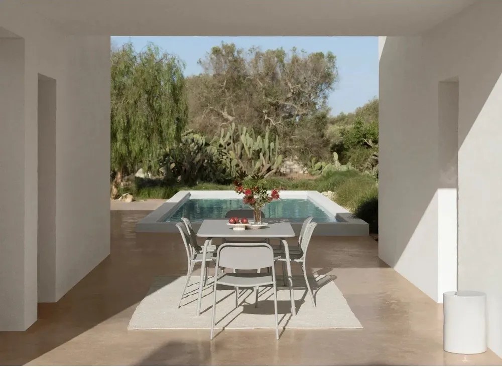 Kovový záhradný jedálenský stôl 90x180 cm Yua – Blomus