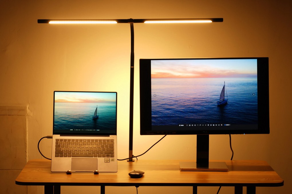 Stolná LED lampa NOX, svorka, diaľkové ovládanie