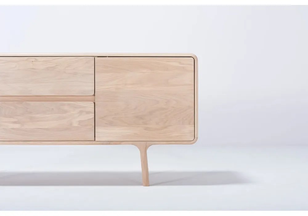 TV komoda z masívneho dubového dreva Gazzda Fawn Natural