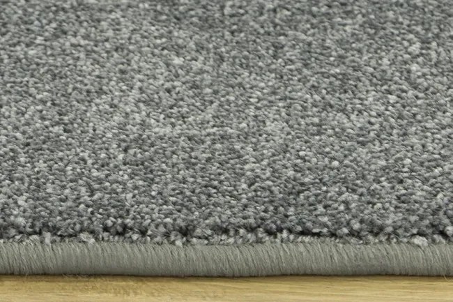 Metrážny koberec Forest 76 sivý