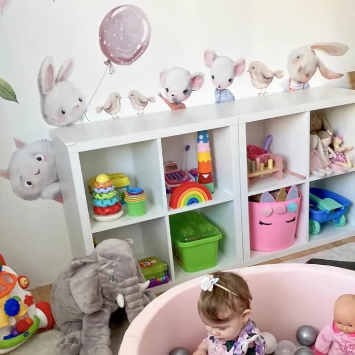 Nálepky na stenu - Akvarelové zvieratká za komodu