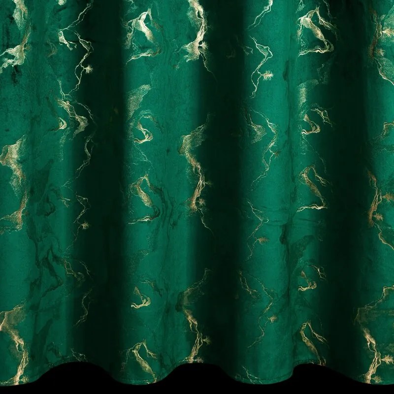 Dekorstudio Zamatový záves RAJA na dekoračných kolieskach 140 x 250 cm v tmavozelenej farbe