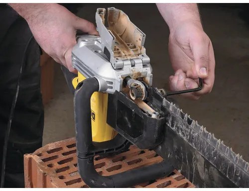Píla na tehly DeWalt Alligator DWE398