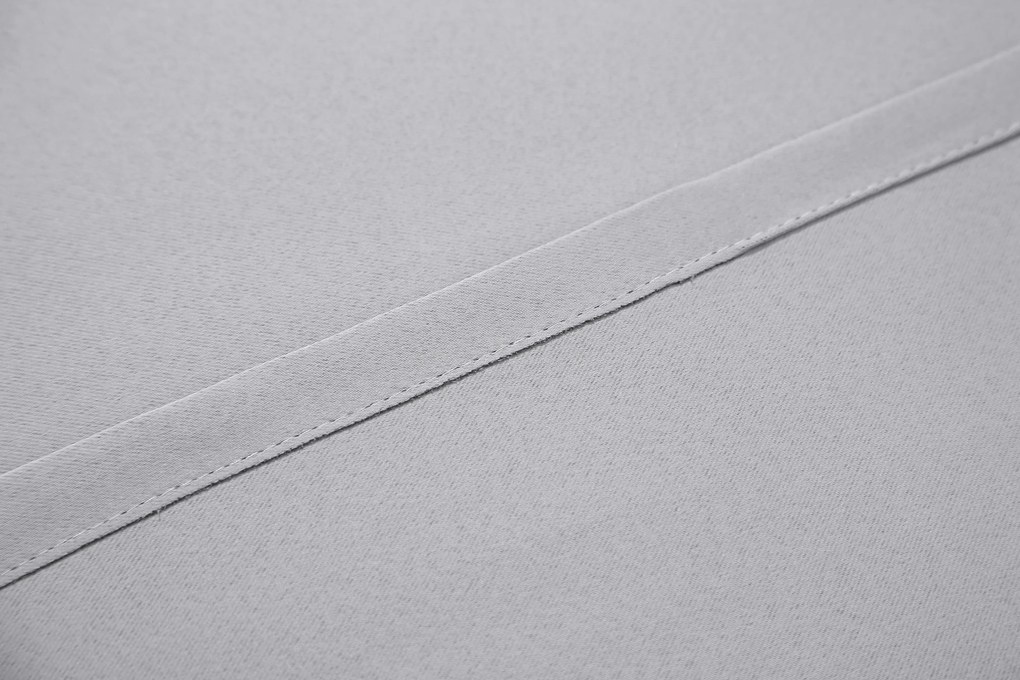 Svetlosivý záves OXFORD 140x250 cm Zavesenie: Kovové krúžky