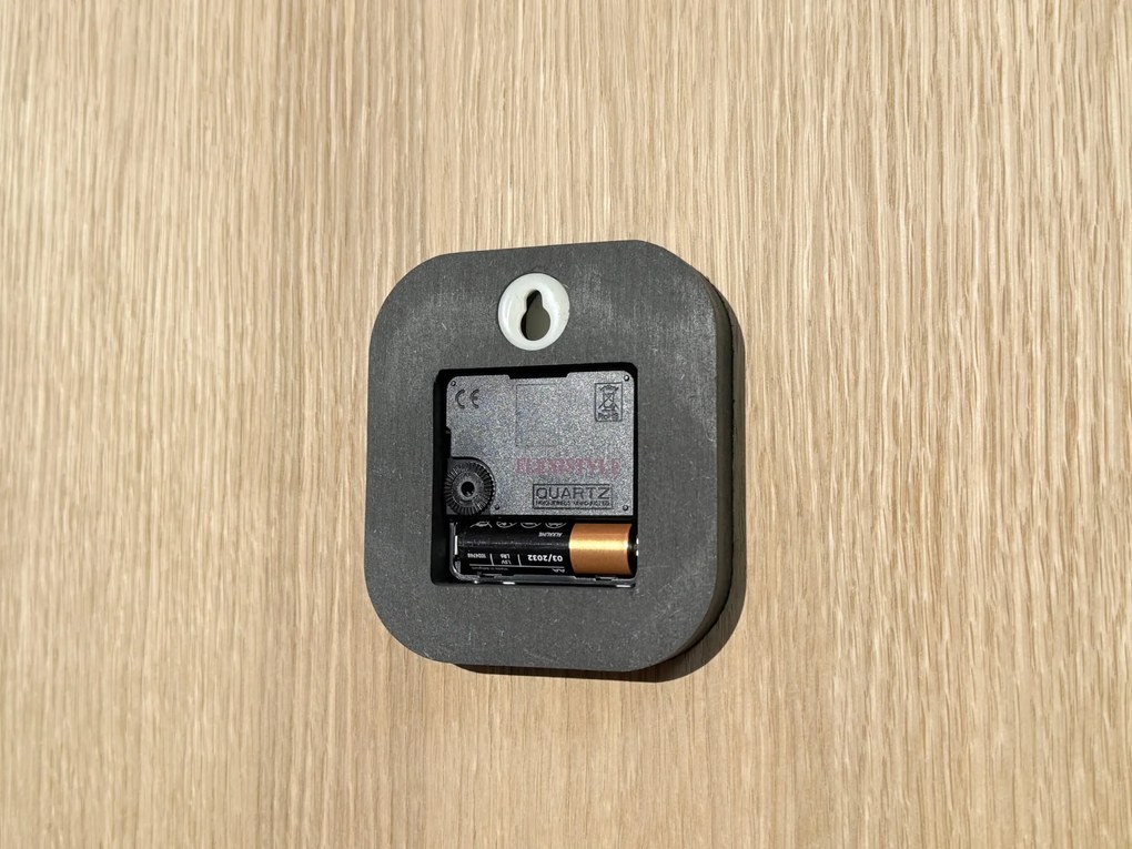 Dekorstudio Moderné drevené hodiny EKO Digits biele - 60cm