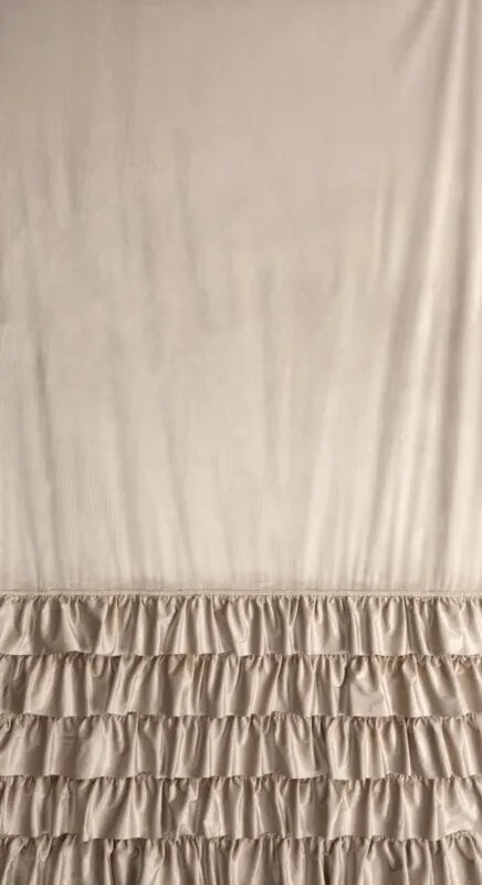 Dekorstudio Luxusný záves CARLI na pásku s volánikmi a trblietavým pásom kryštálov - béžový Rozmer závesu: 140x270cm