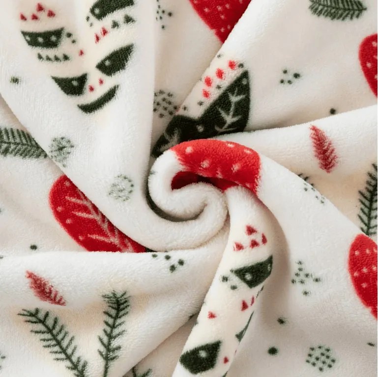 Baránková mikinová deka s rukávmi a kapucňou WINTER HEARTS, farebná