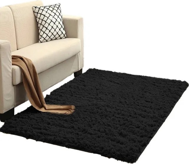 Protišmykový koberec SHAGGY čierny