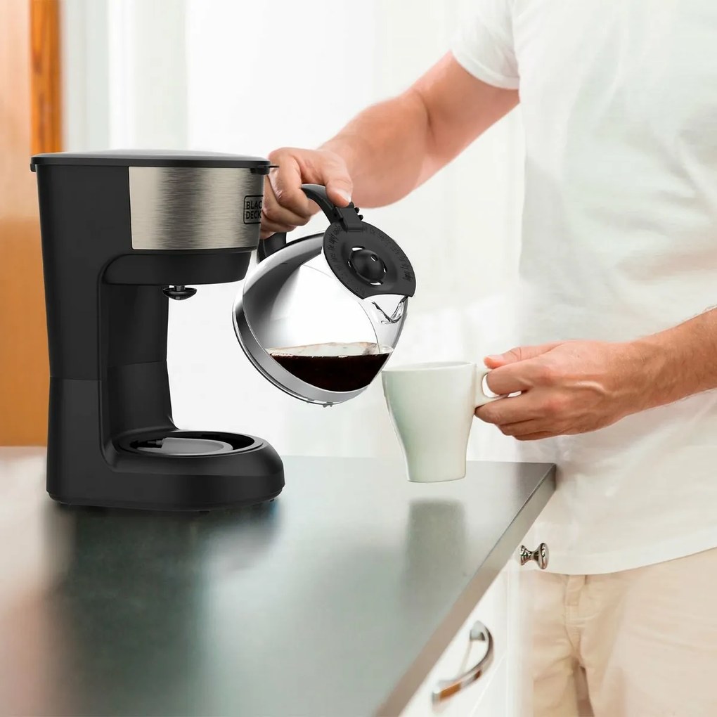 Black+Decker BXCO600E Kávovar, čierna