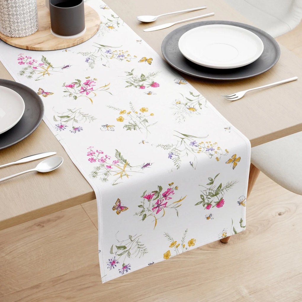 Goldea behúň na stôl 100% bavlnené plátno - farebné lúčne kvety na bielom 50x180 cm