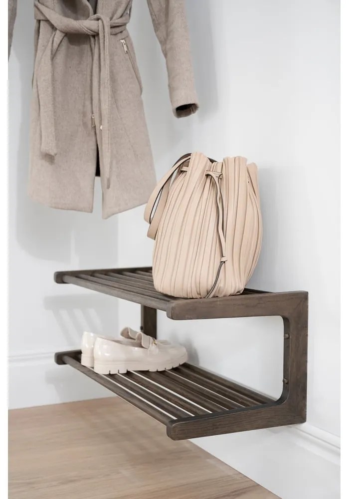 Tmavohnedá závesná polica na topánky z dubového dreva Inverness - Rowico