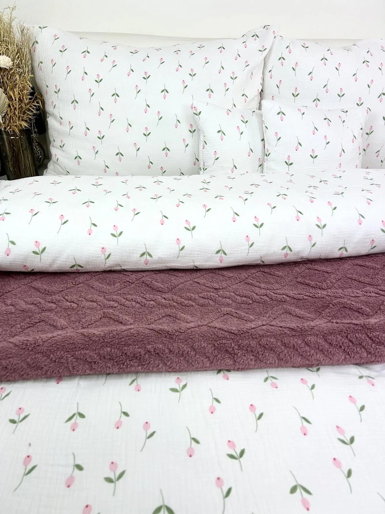 Letné mušelínové obliečky Tulipány 140x200 – jemné, priedušné, 100 % bavlna, romantický vzor