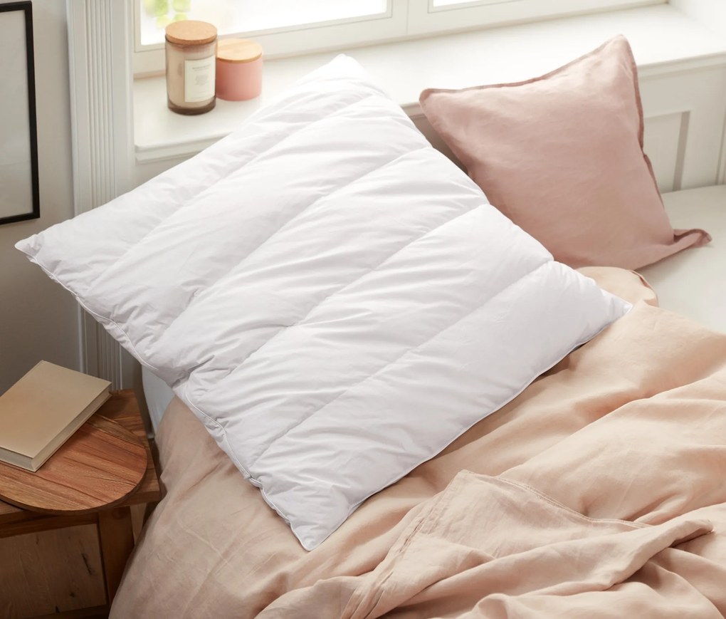 Vankúš s výplňou z limbového dreva, cca 70 x 90 cm