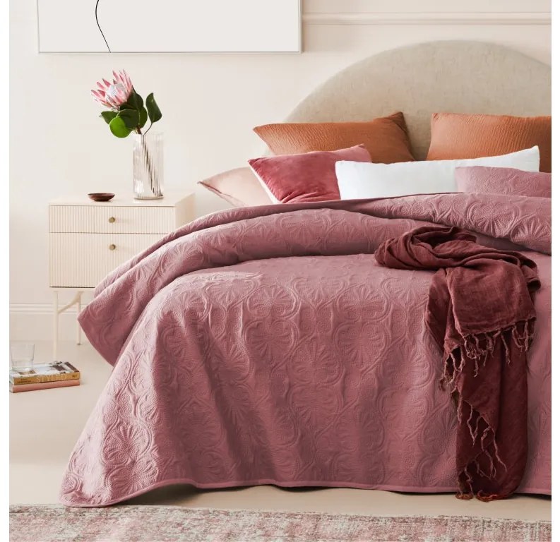 Room99 Prehoz na posteľ Prešívaný LEILA Farba: Ružová, Veľkosť: 240 x 260 cm